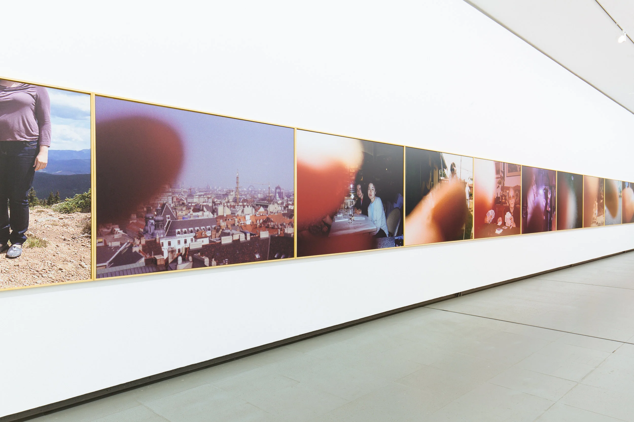 写真とは何か 写真集「What is a Photograph?」Prestel 写真で何かを伝えたいすべての人たちへ | 別所隆弘 |本 | 通販 | Amazon